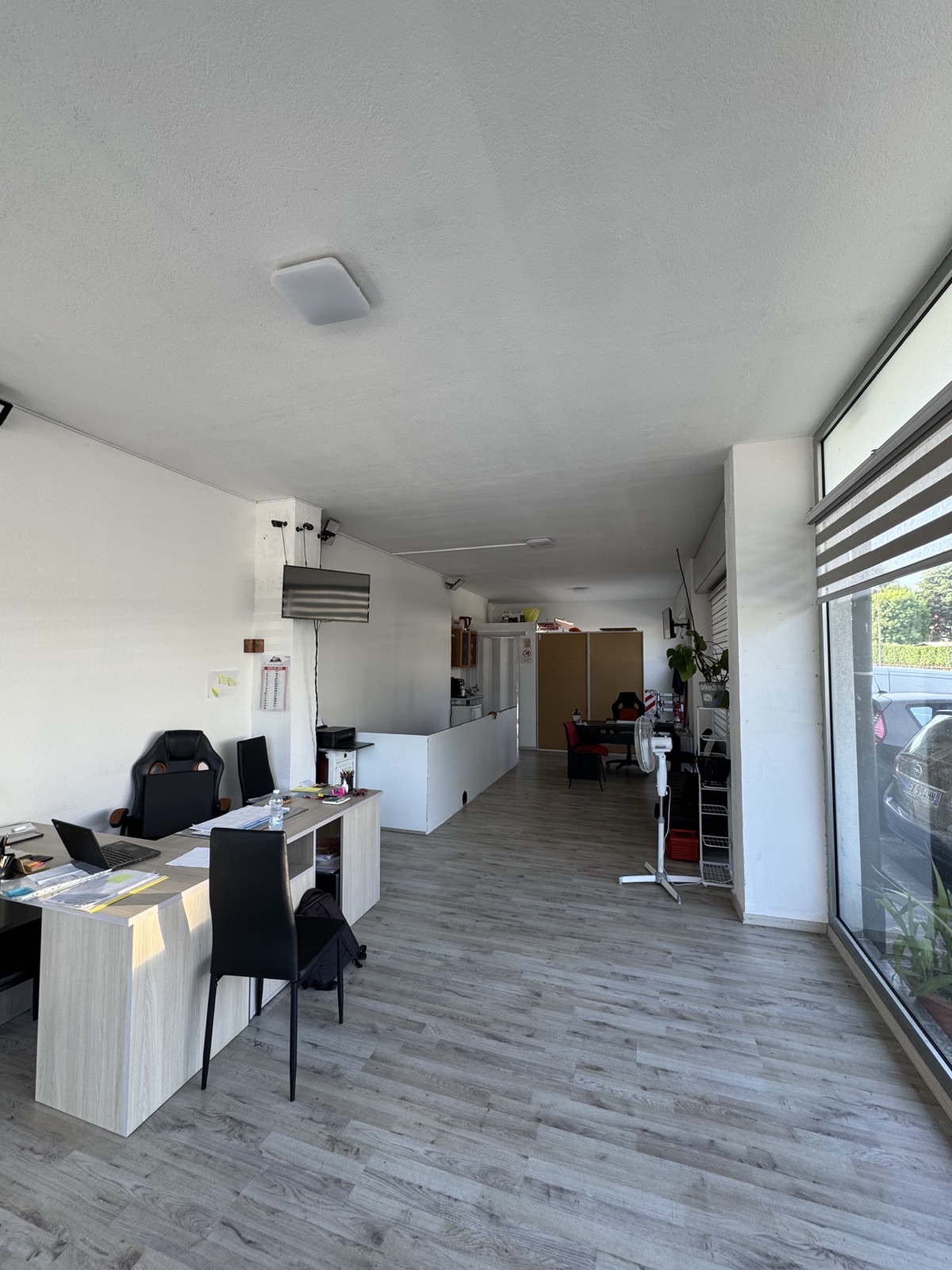 Ufficio interno Yasmin Auto